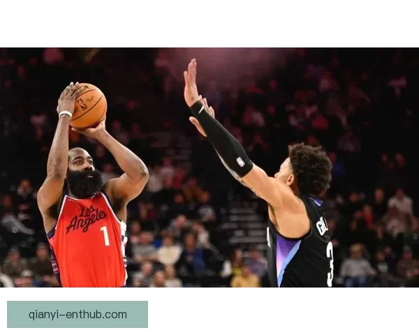 莫布利称赞哈登传球能力 精准洞察防守缝隙助攻如神